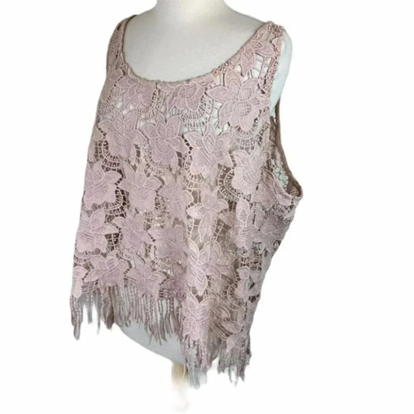 Charlotte Russe‎ 2X Plus-size blush crochet fringe top - Picture 1 of 5